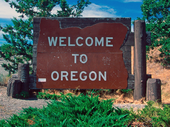 A Oregon welcome sign